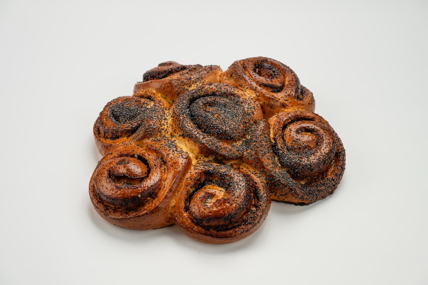 Булка "Ромашка с маком"